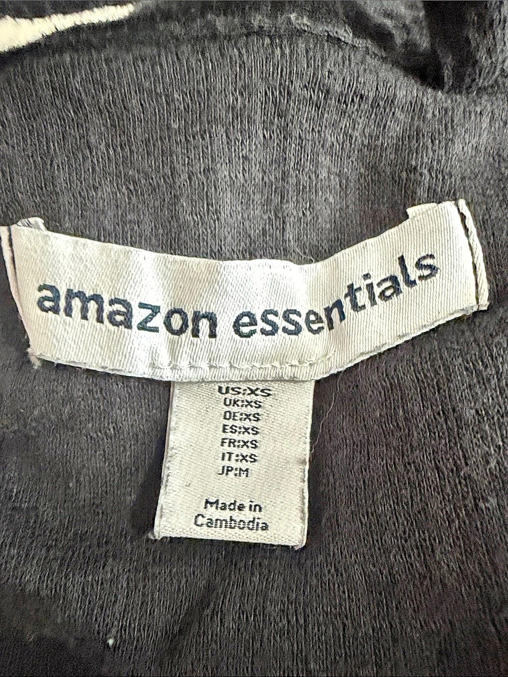 Amazon Essentials Black Robe Size XS Like New - Picture 5 of 5